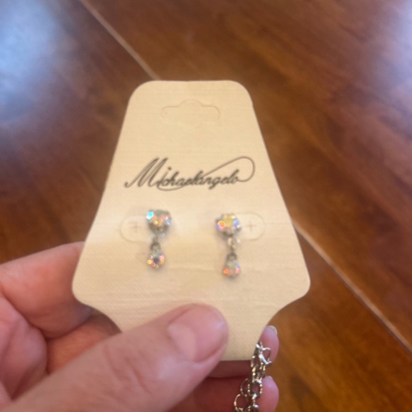 Elegant Silver Necklace with Iridescent Accents and matching earrings. NEW - Picture 5 of 6